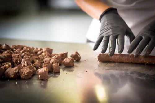 patriterra--worb-schweiz-geschenkservice-feinkost-antica-dispensa-monfortini-alla-nocciola-tartufe-nero-dolce-sweet-black-truffle-piemont-impressionen patriterra--worb-schweiz-geschenkservice-feinkost-antica-dispensa-monfortini-alla-nocciola-tartufe-nero-dolce-sweet-black-truffle-piemont-impressionen